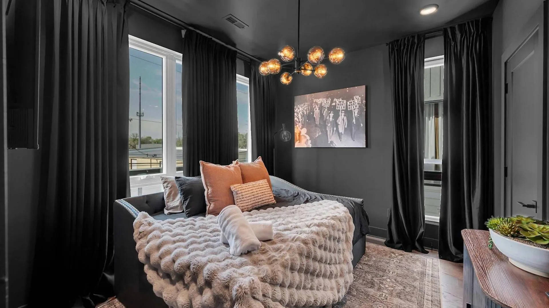 Casa de Férias The Bootleg A Stylish Prohibition Inspired Home Nashville